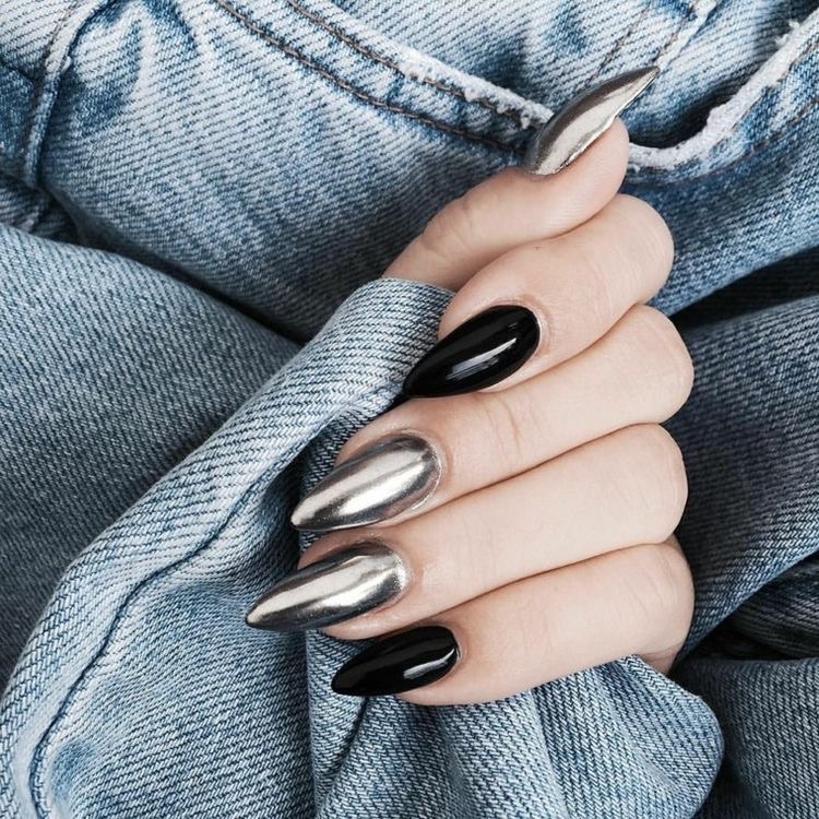 black nails mirror effect - perfect nails - decorated nails - trendy nail designs -