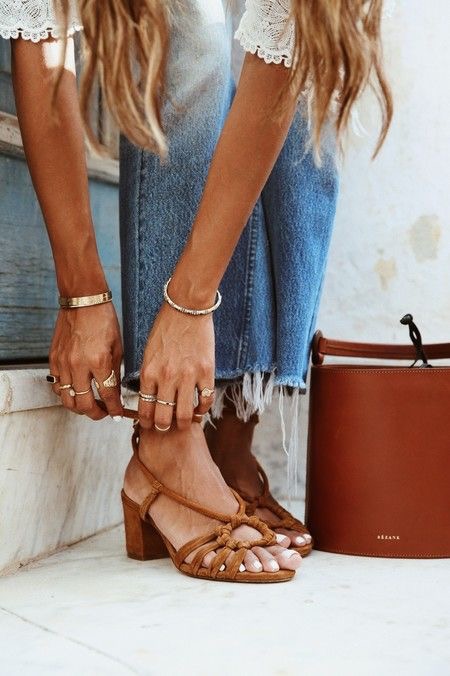 sandalias de verano mujer - moda verano - calzado veraniego- sandalias mujer tacon cuadrado zara marrones