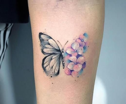 Diseños de tatuajes de mariposa hermosos y de moda para mujeres